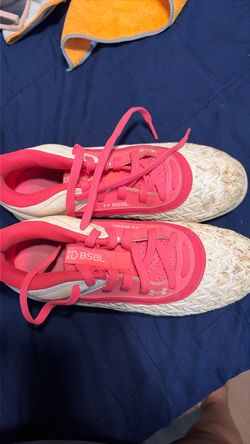 Baseball cleats