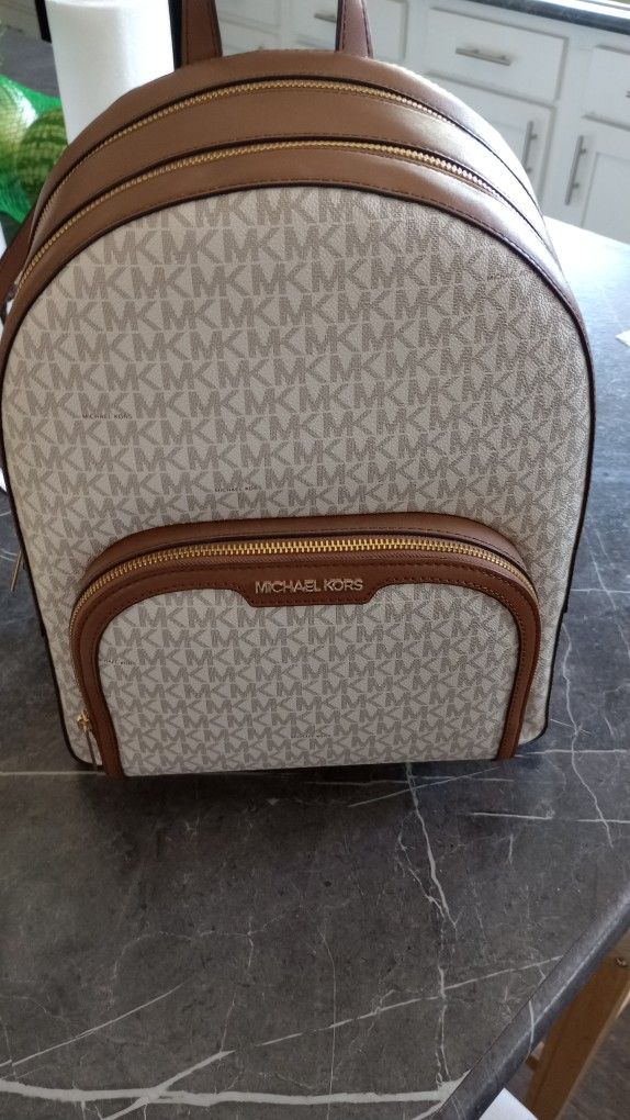 Michael Kors Jaycee Medium Logo Backpack