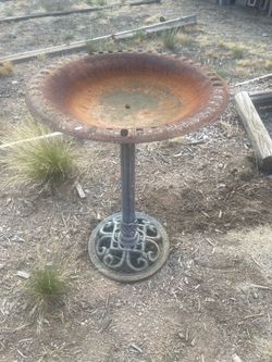 Metal Birdbath