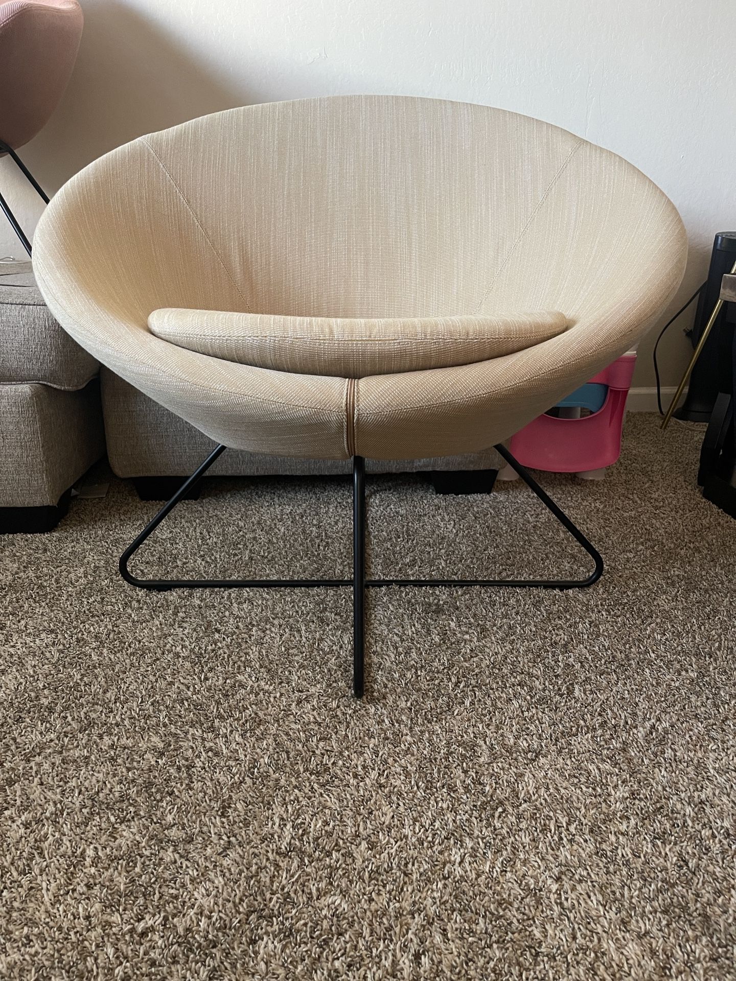 Conic Lounge Chair From Allermuir