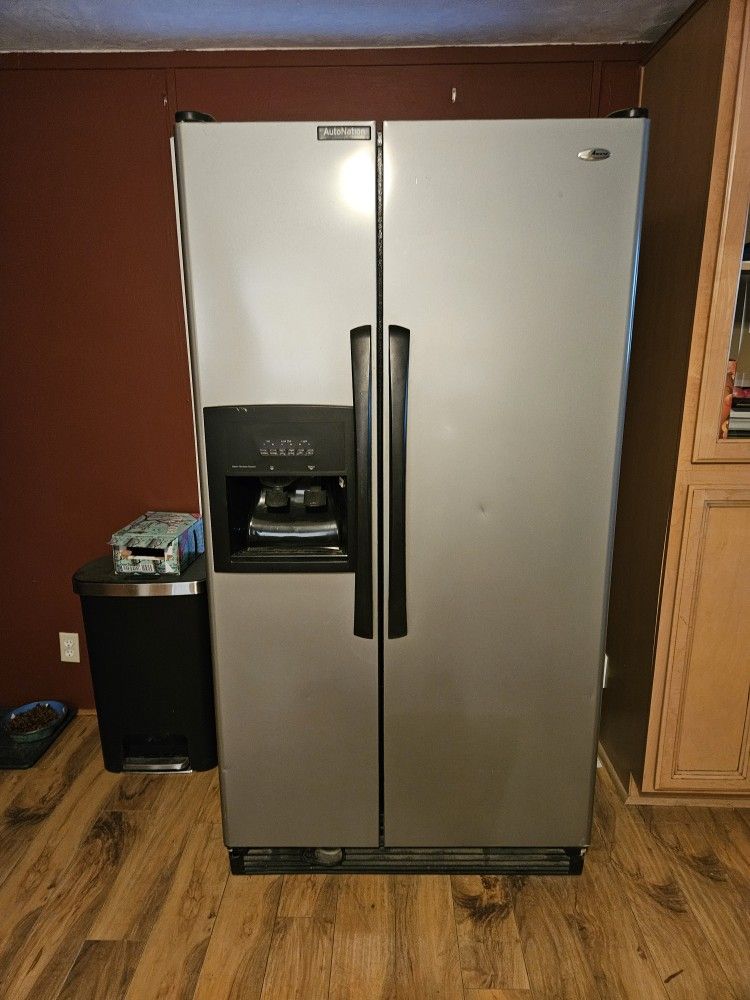 Amana 25.1 Cu Ft. Sides By Side Refrigerator/freezer