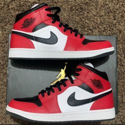 Jordan 1 Black Toe Size 7.5