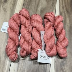 Manos del Uruguay Serena Yarn
