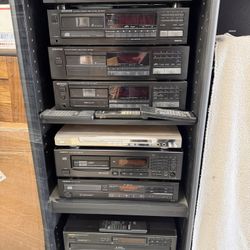CD and  Blu-ray Players   LOT