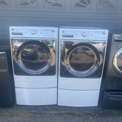 Kenmore 5.2 Cubic Feet Washer And Gas Dryer 