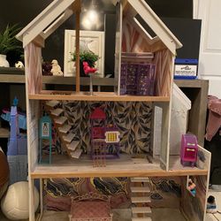 Doll House 