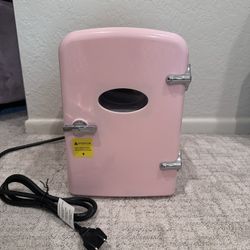 Mini Fridge 
