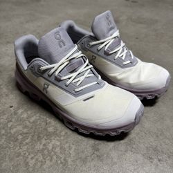 ON Cloudventure Women’s Ice/Heron  Trail Running Shoe Waterproof 