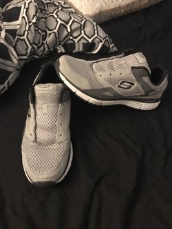 Sketchers memory foam shoes