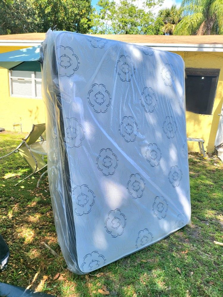 NEW QUEEN MATTRESS AND BOX SPRING -- Also Available In All Sizes.