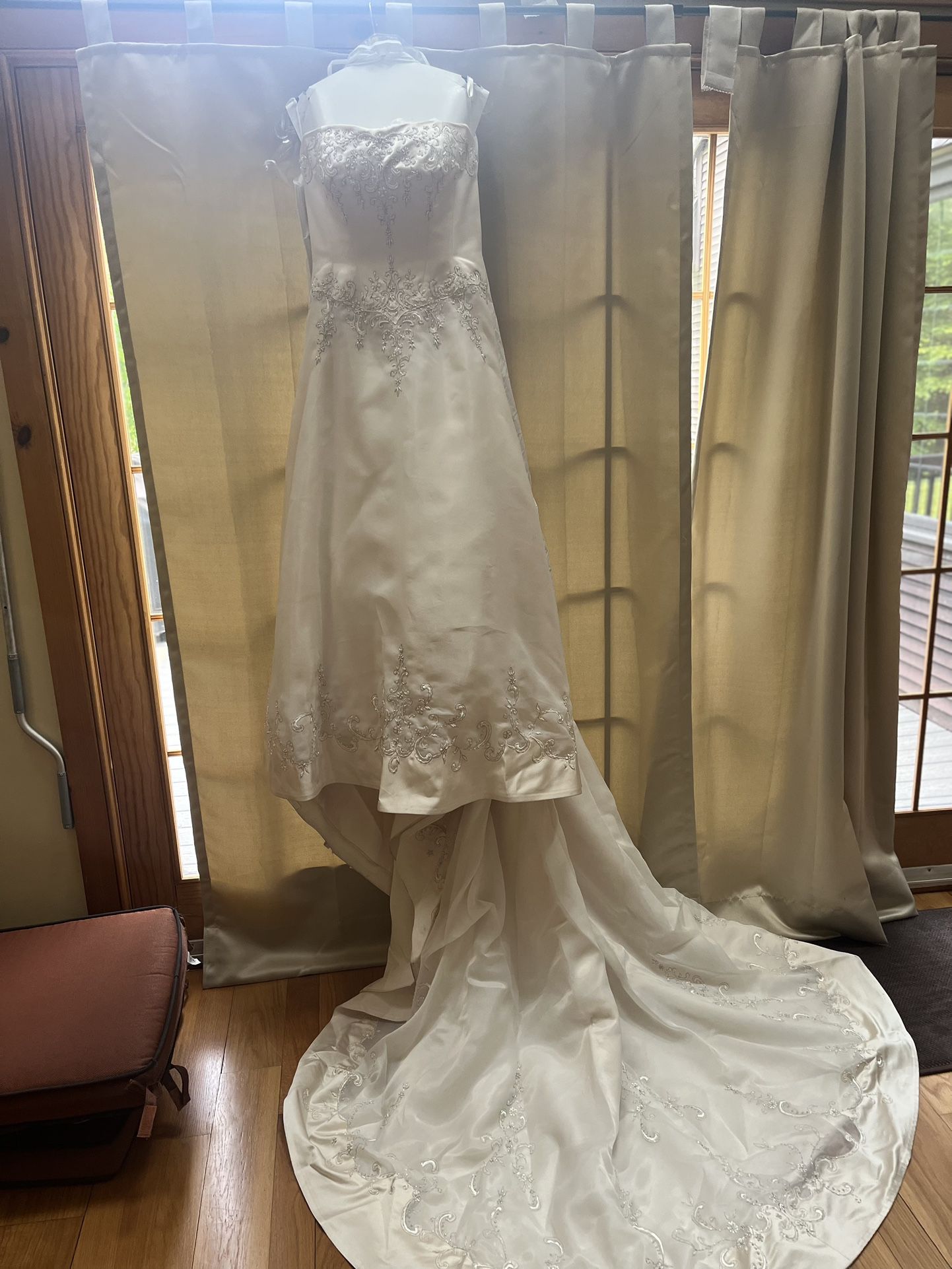 Mon Cheri Bridal Gown 