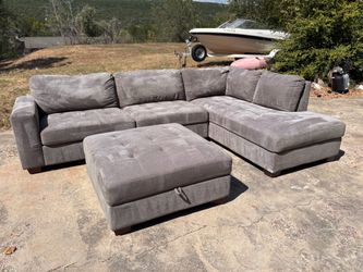*FREE DELIVERY* Thomasville Sectional with Storage Ottoman