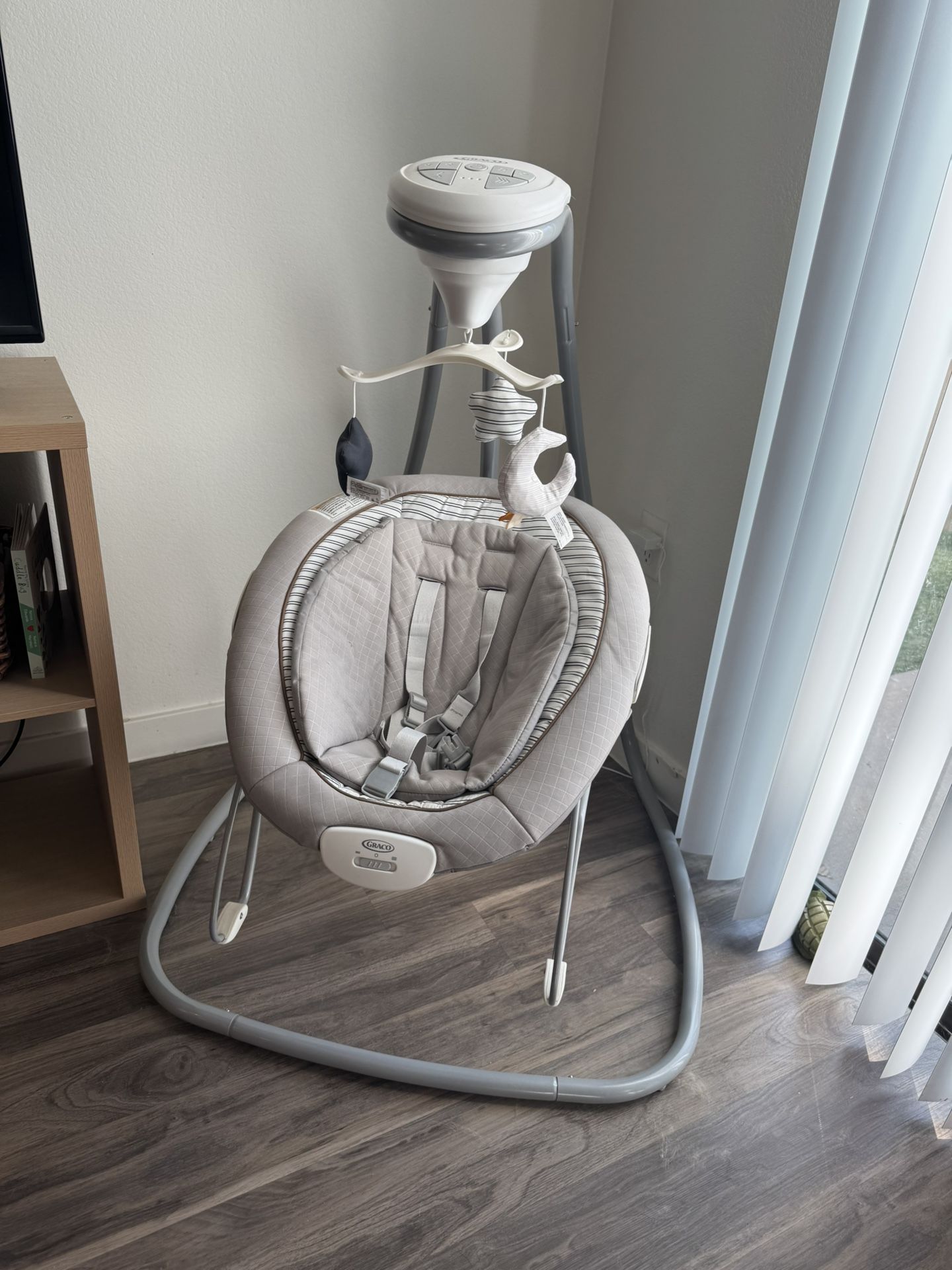 Graco® DuetConnect™ Deluxe Swing with Portable Bouncer