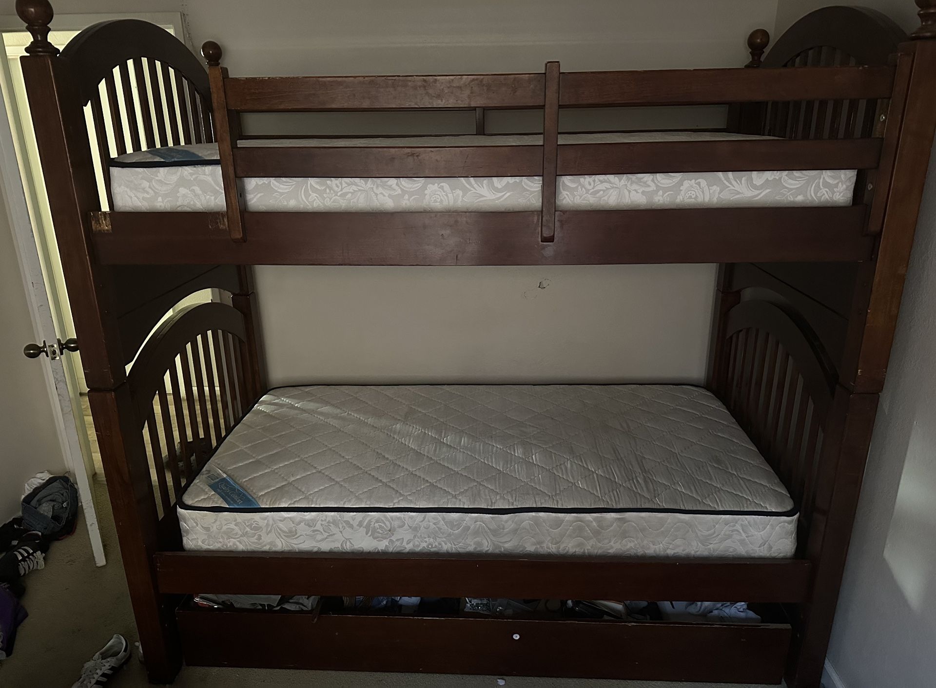 Twin Bunk Bed 