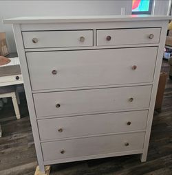 Dresser white 6 drawer