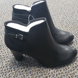 Boots size 12M women's