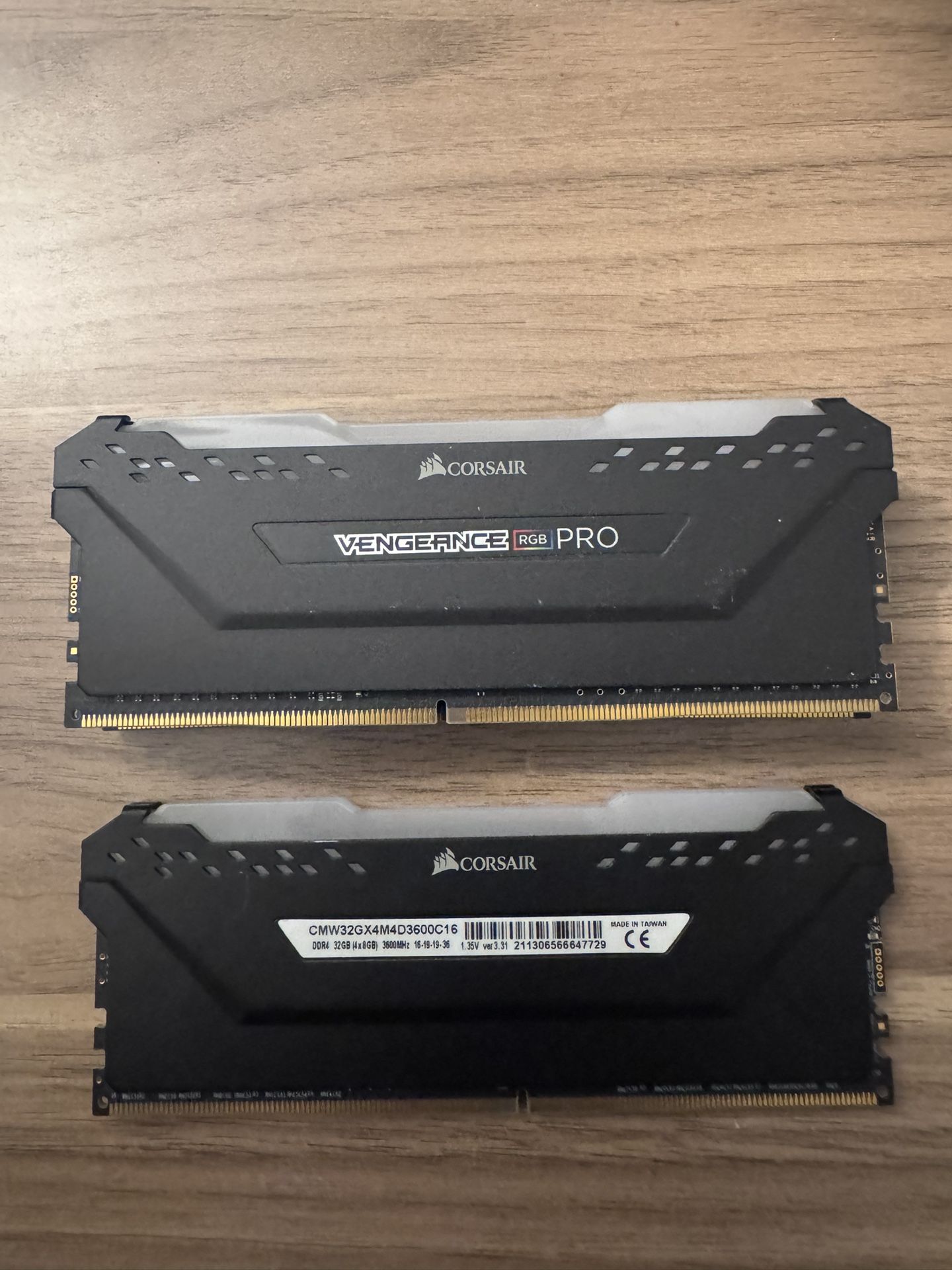 Corsair vengeance Rgb Pro Ddr4 32gb 4x8 3600mhz