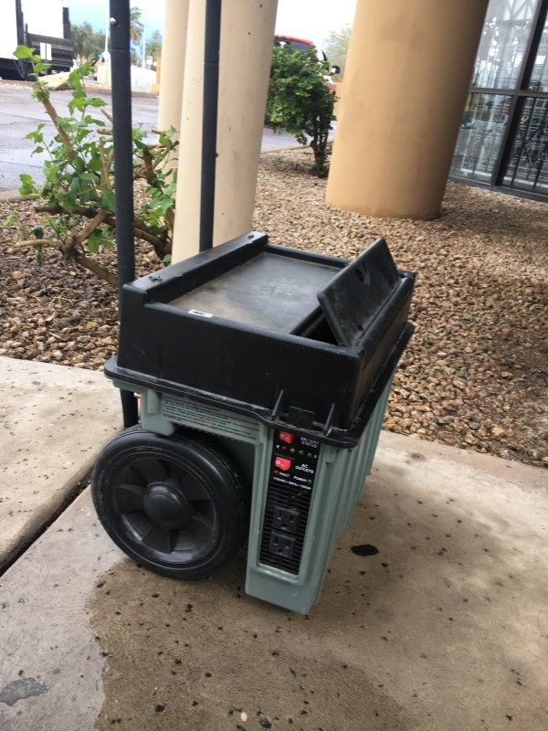 Xantrex XPower (contact info removed) 1.35kW 12VDC Portable Powerpack