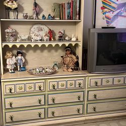 Dresser Hutch