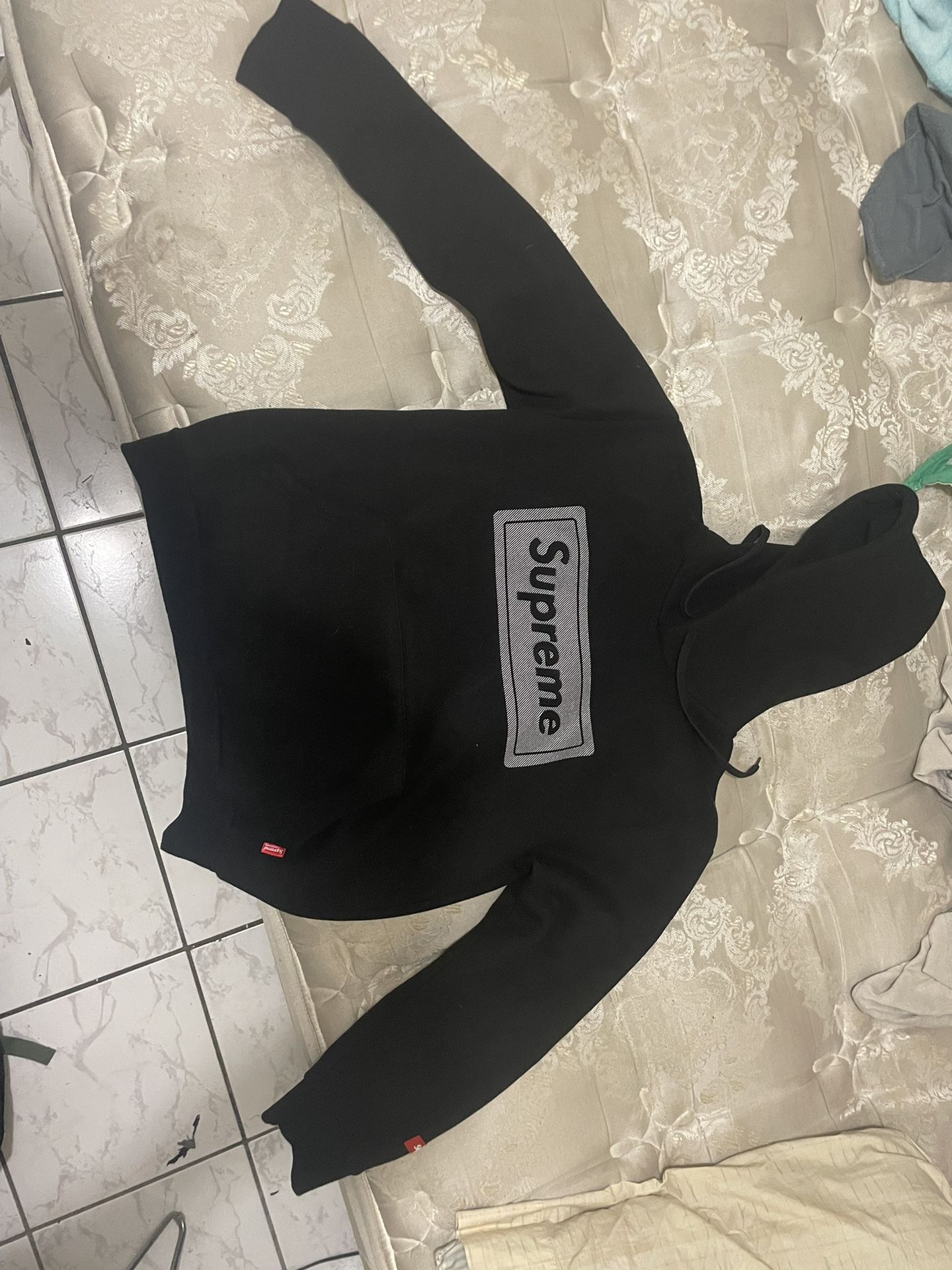 Supreme Hoodie 