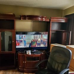Entertainment center