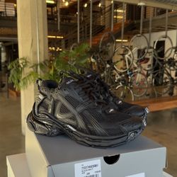 Balenciaga Runner 
