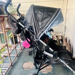 Ingenuity 3D Mini Convenience Stroller – Lightweight Stroller with Compact Fold, Multi-Position Recline, Canopy with Pop Out Sun Visor – Umbrella Stro