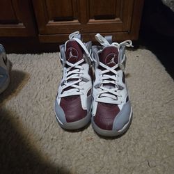 Jordan's 4.5y Blue Jordan's 5.5