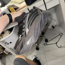 Yeezy 700 