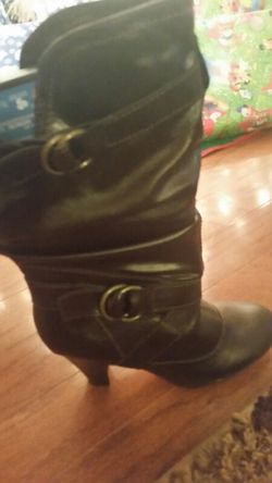 Ladies boots size 7.5