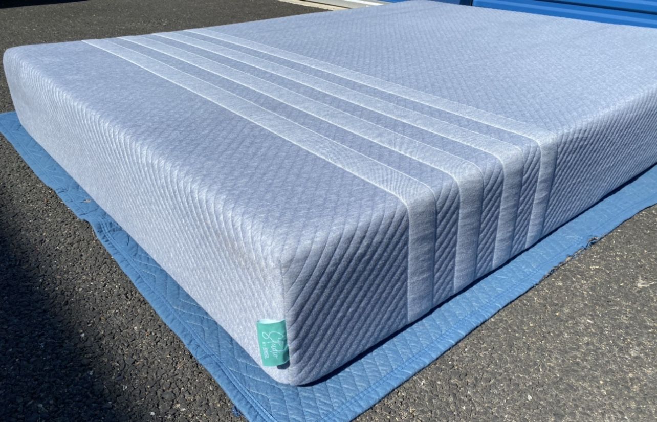 Leesa Mattress ! Leesa Studio Mattress ! Queen Size Mattress ! Queen Mattress ! Free Delivery
