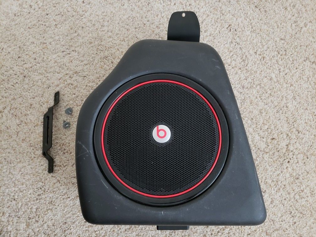 Beats by Dr Dre Subwoofer For Chrysler 300