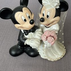 Authentic Walt Disney Mickey & Minnie Bride & Groom Porcelain Collectible Figurine/Wedding Cake Topper, 5”.  Excellent Condition/Like New.