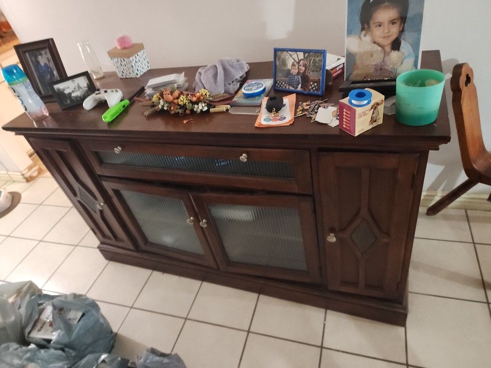 Tv Stand. Need Gone By Tomorrow. Excellent Sturdy 