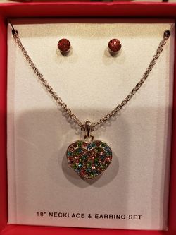 18" Rhinestone Studed Heart Pendant with earings