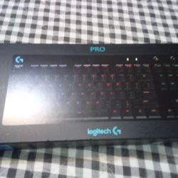 Logitech Pro Gaming  Keyboard Gx Blue Clicky Gamer Model Yu0039 Tenkeyless Lightsynch Rgb