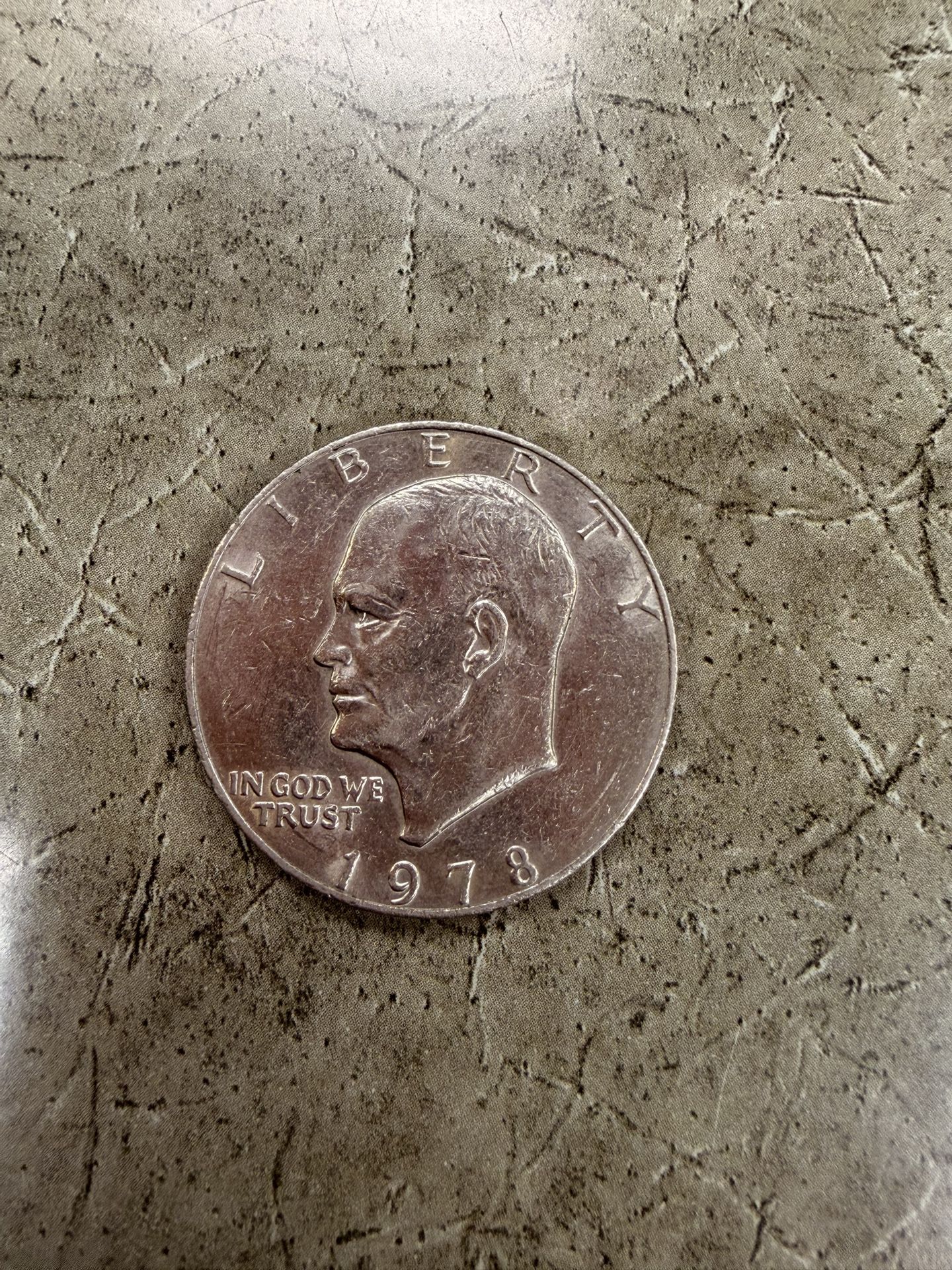 Vintage 1978 Eisenhower Dollar – No Mint Mark – Collector’s Piece (BO)