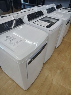 $1308 Frigidaire gas washer dryer set with max fill and child lock