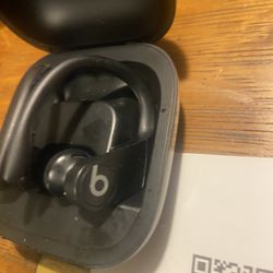 Bosé Powerbeats Earbuds With Charging Case