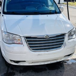 2008 Chrysler Town & County 