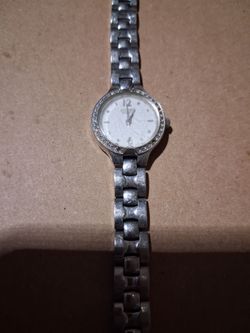 Minimalist vintage citizens quartz watch for women