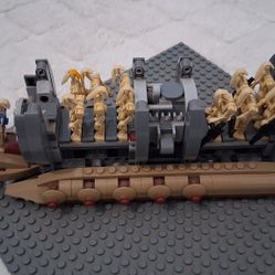 LEGO Star Wars Battle Droid Troop Carrier 75086 