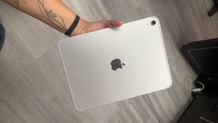 iPad a16 lte 128gb un