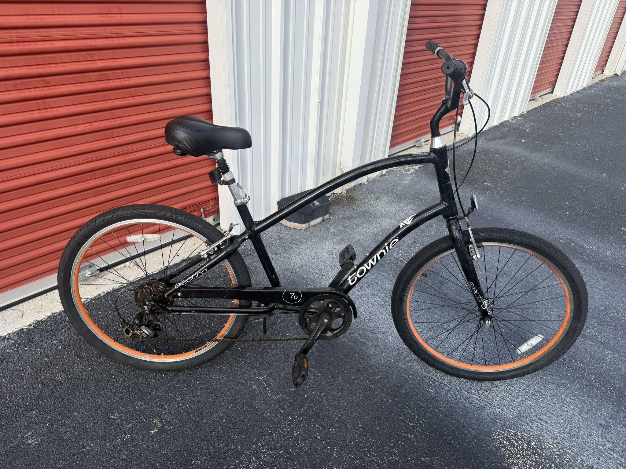 Electro Townie Seven Speed 26 inch wheel