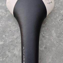 Fi' zi k bike saddle