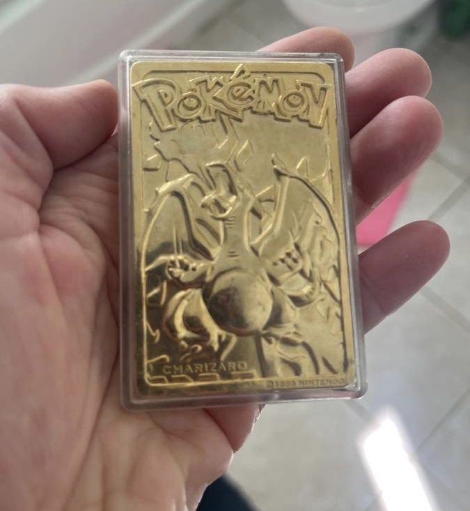 Nintendo Pokmon Charizard 1999 Vintage Gold Plated Bar Card & Case for  Sale in Adelanto, CA - OfferUp