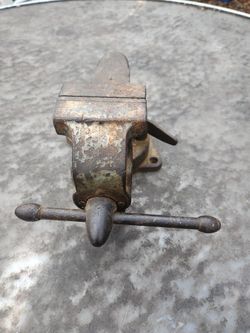 Antique Craftman Vise