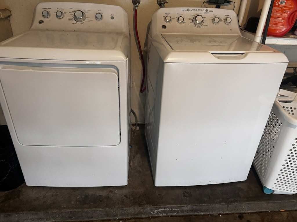 GE WASHER & DRYER 