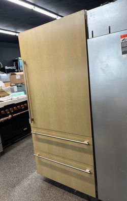 SUBZERO 36” BUILT IN PANEL READY BOTTOM FREEZER REFRIGERATOR
