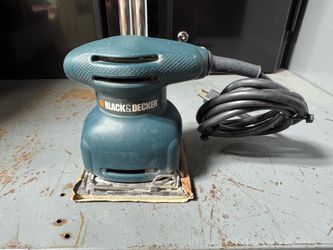 Black & Decker FS500 1/4 sheet finishing palm sander.